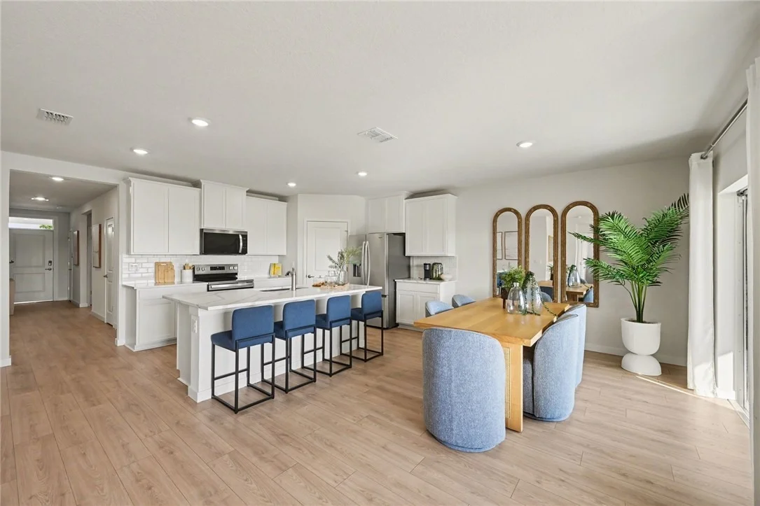 Photo of 9121 Venetian Square