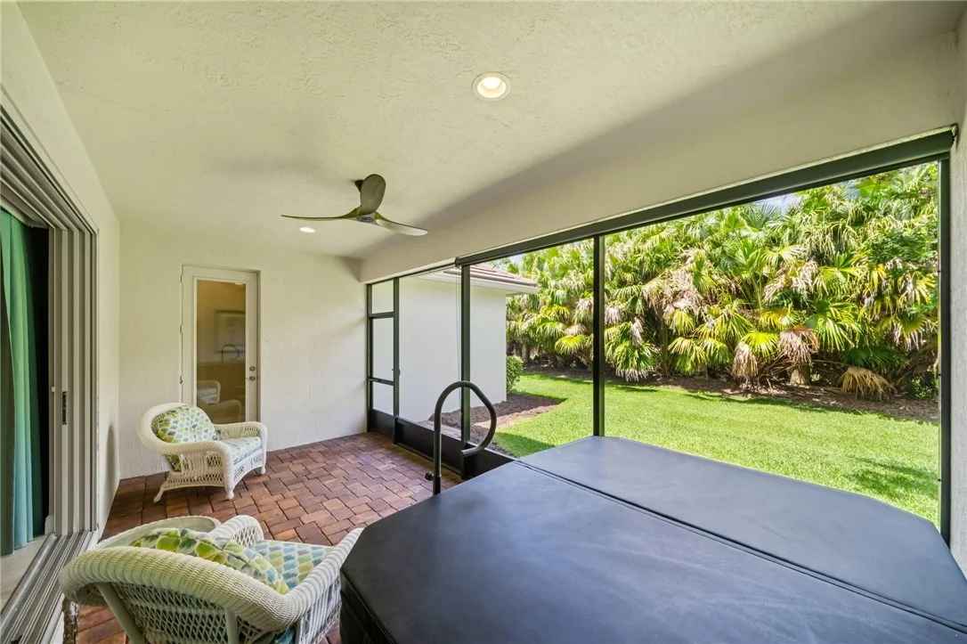 Photo of 1095 Camelot Way