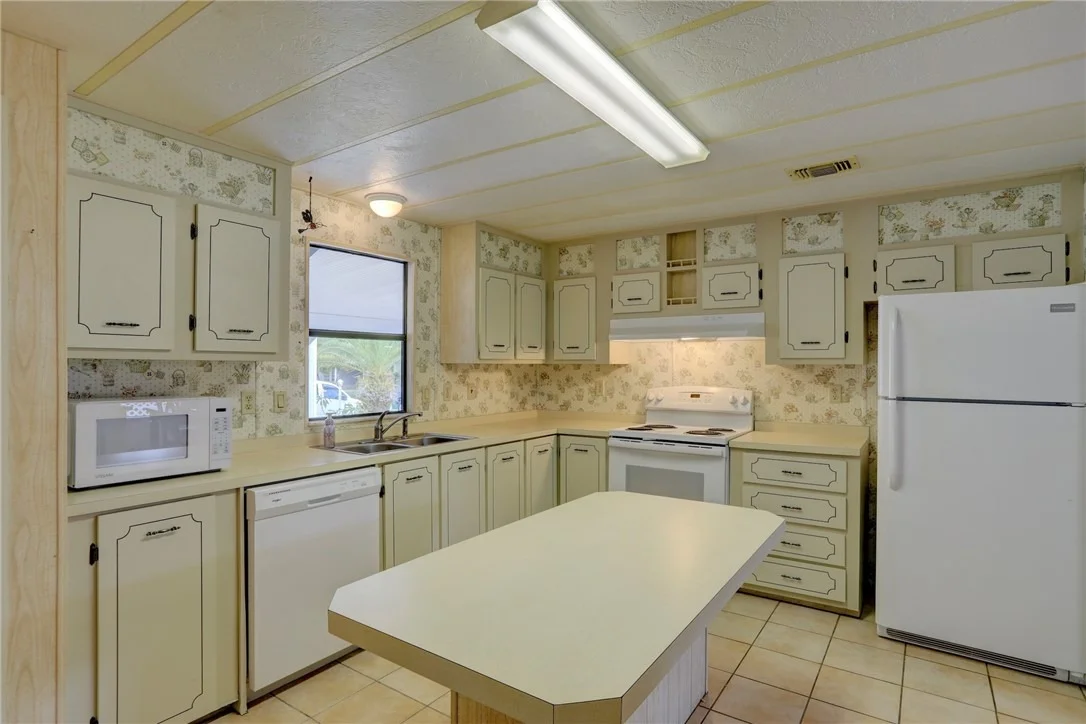 Photo of 705 Hyacinth Circle