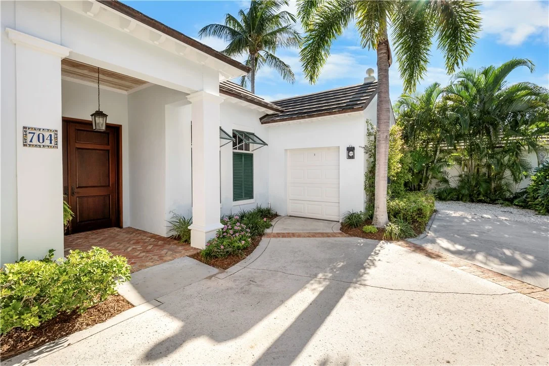 Photo of 704 Grove Place