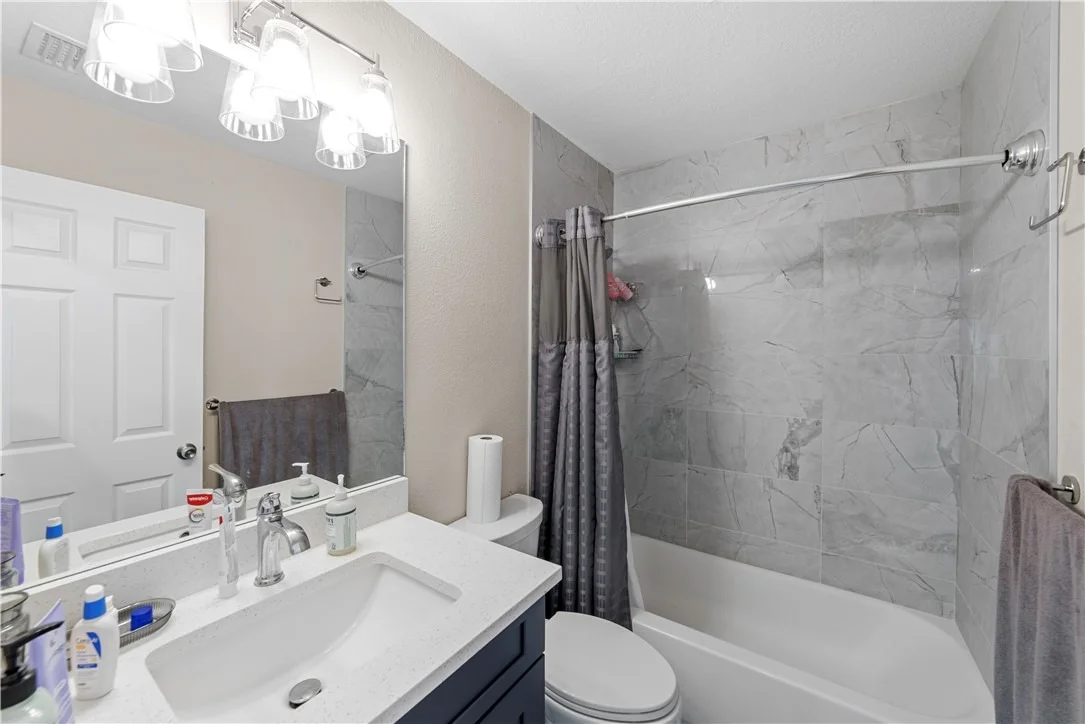 Photo of 1003 Red Oak Circle