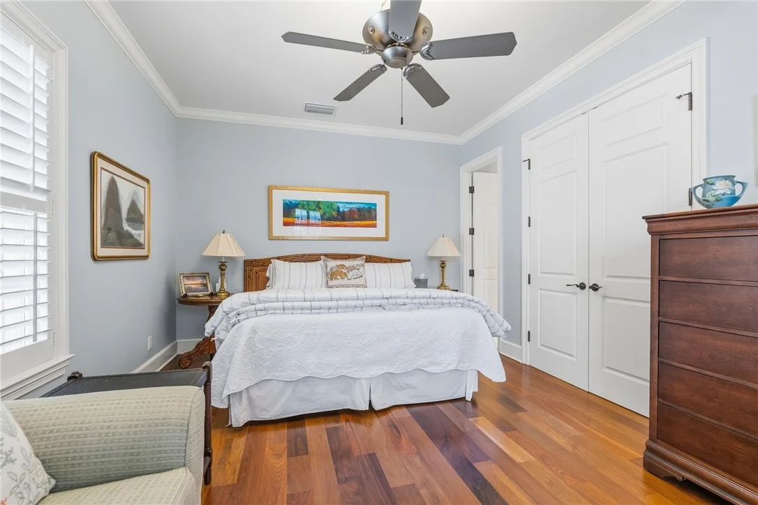 Photo of 995 Winding River Road