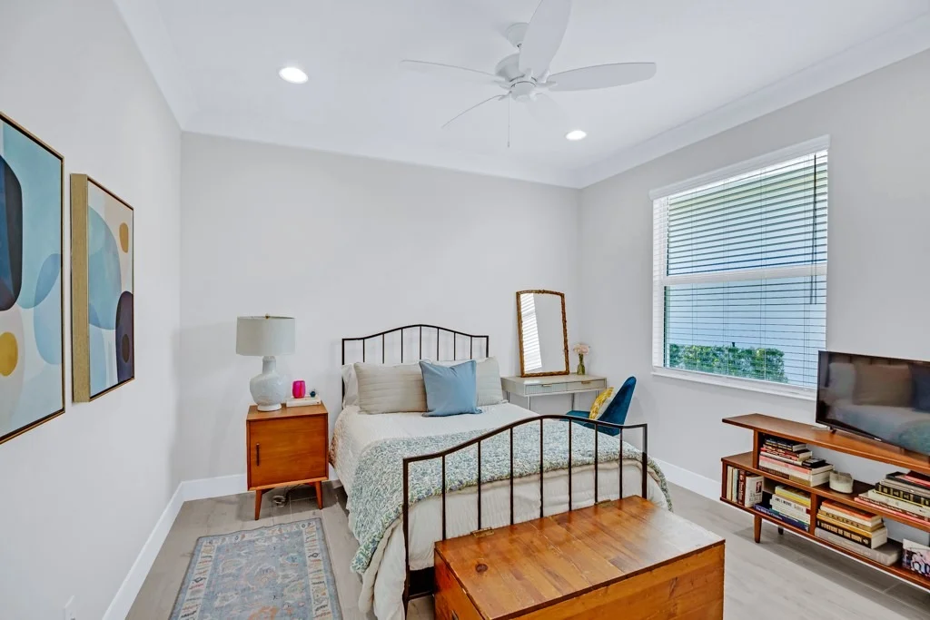Photo of 2136 Falls Manor