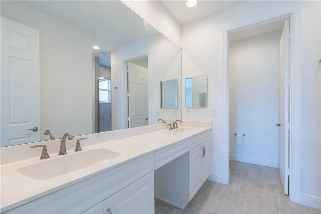 Photo of 5979 Bella Rosa Lane