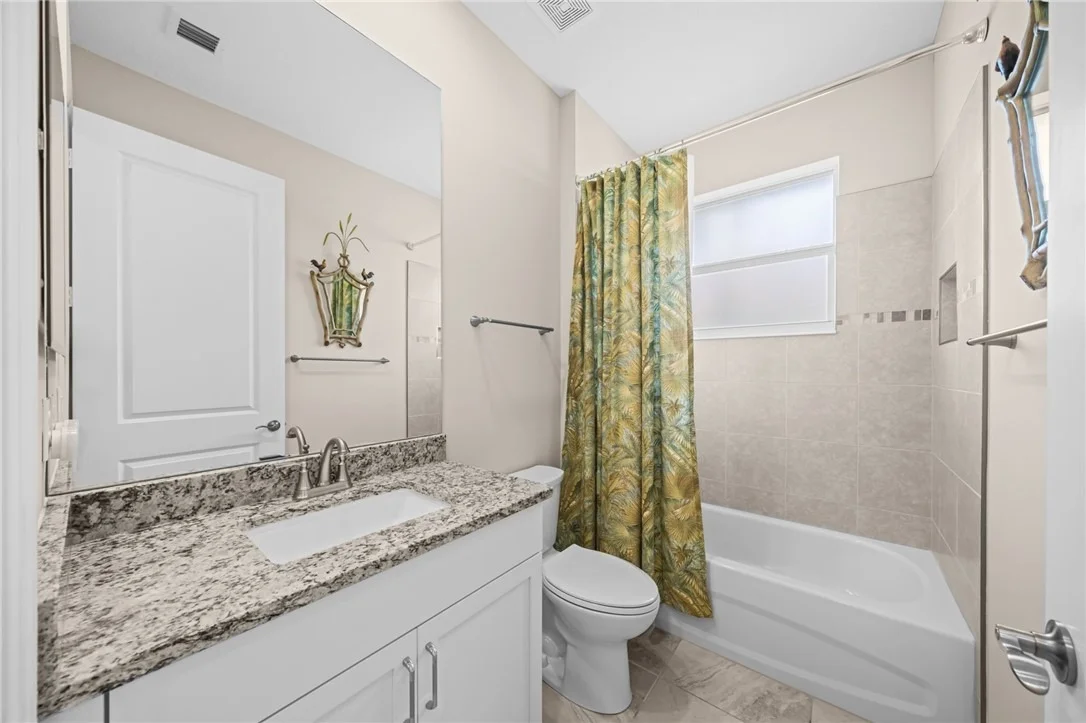 Photo of 1095 Camelot Way