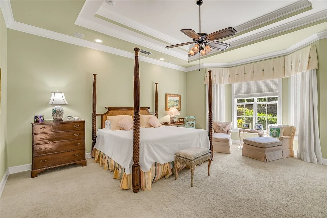 Photo of 360 Lakeview Way