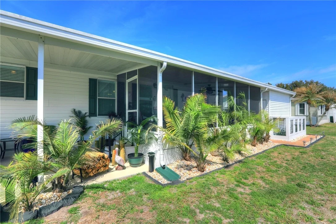 Photo of 424 Loquat Drive