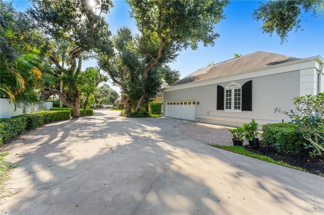 Photo of 625 Riomar Drive