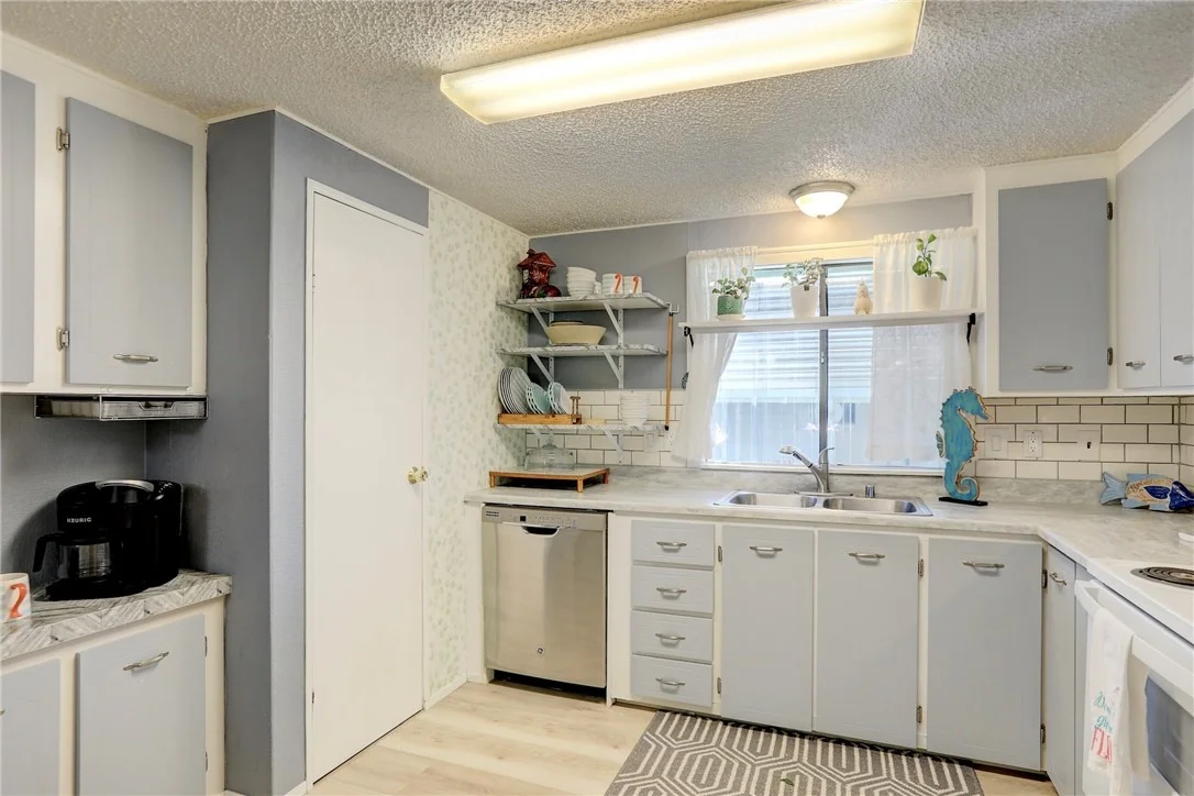 Photo of 711 Amaryllis Drive