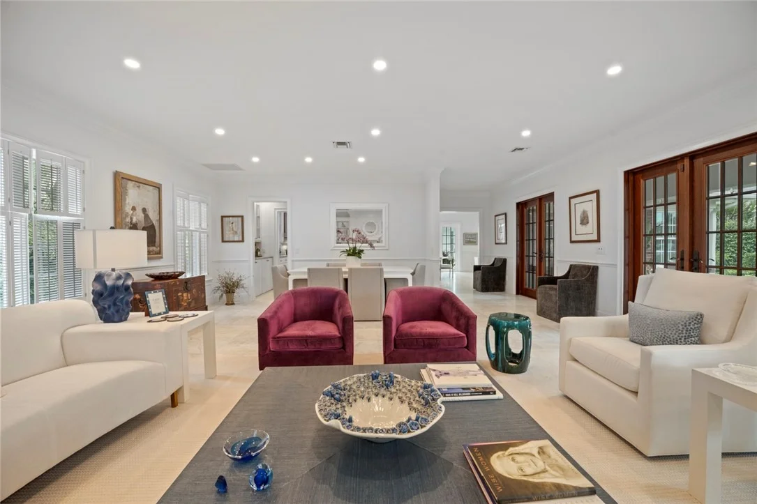 Photo of 615 Riomar Drive