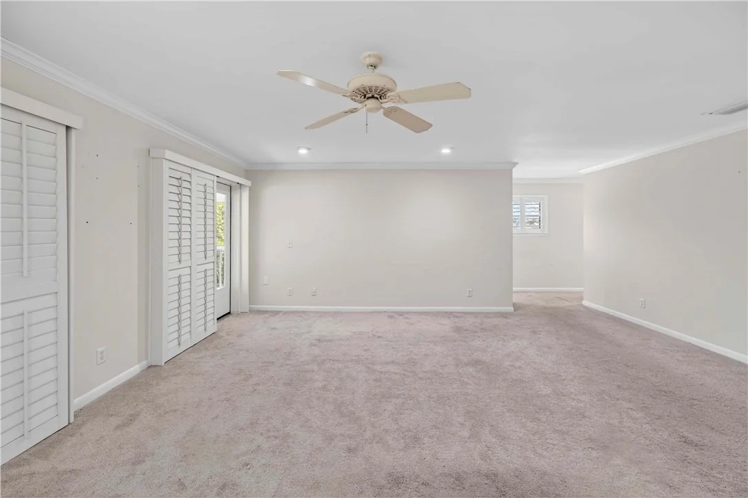 Photo of 950 Winding River Road