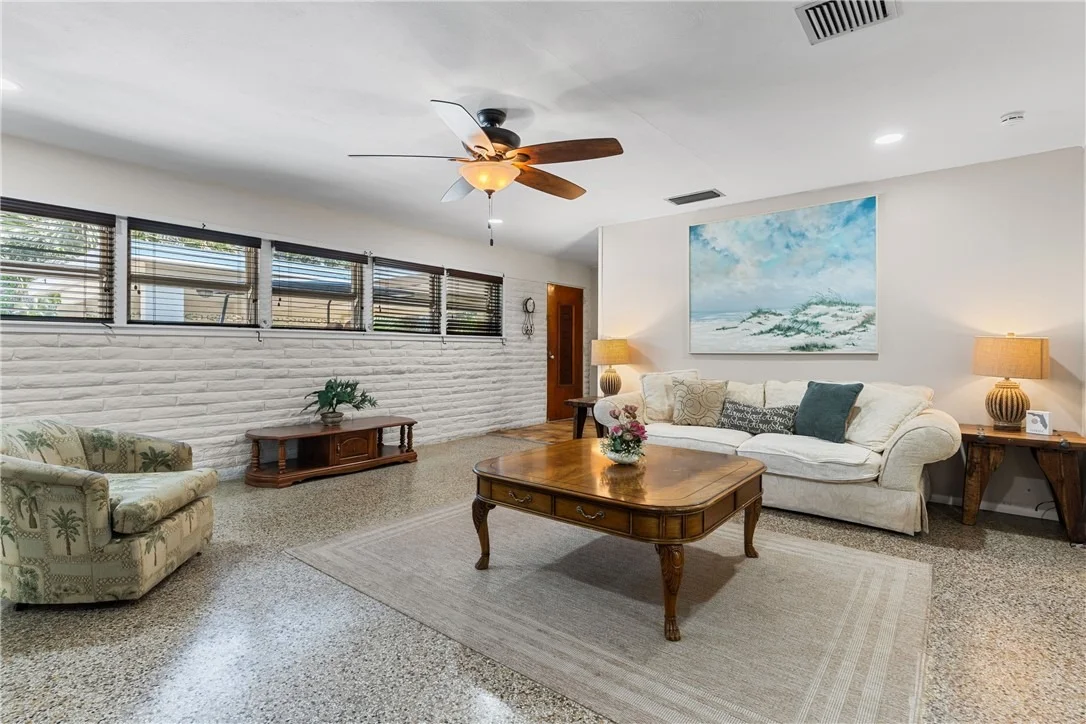 Photo of 560 Acacia Road