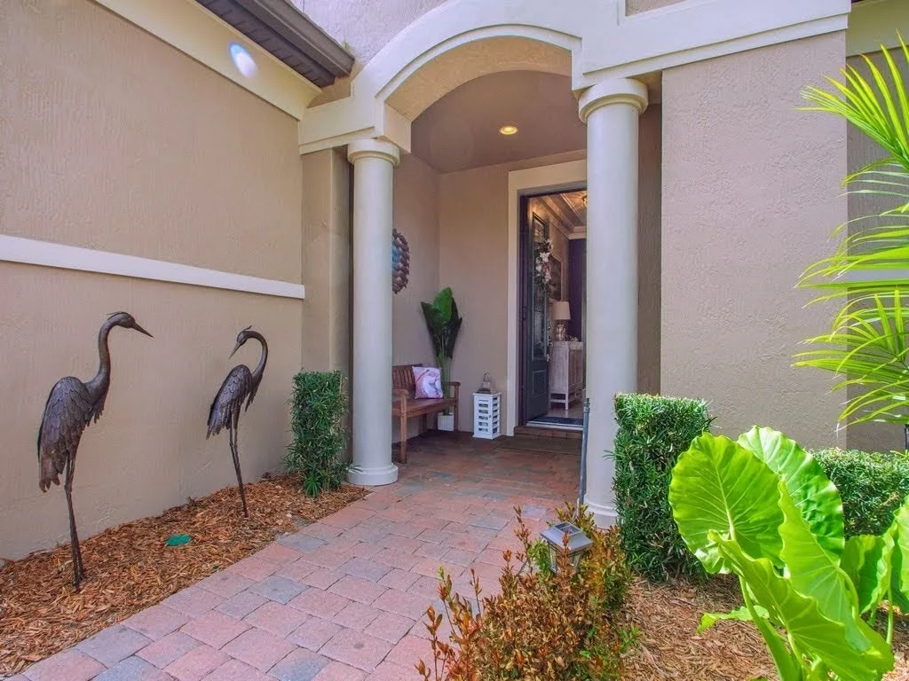 Photo of 5085 Pendelton Square