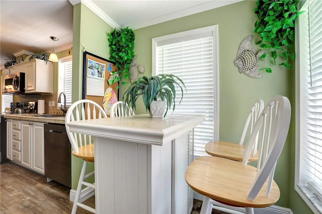 Photo of 424 Loquat Drive