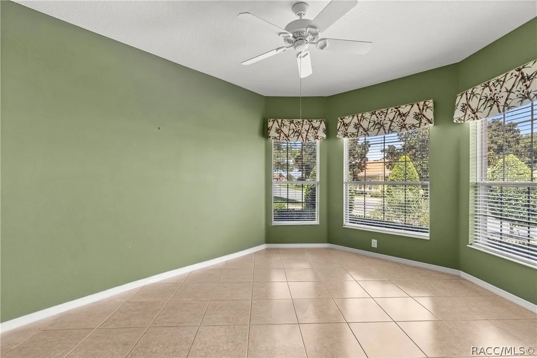 Photo of 512 W Doerr Path