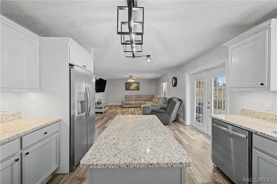 Photo of 1382 Larkin Road