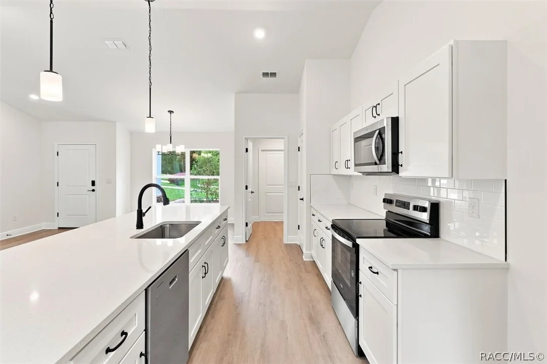 Photo of 876 N Currier Point