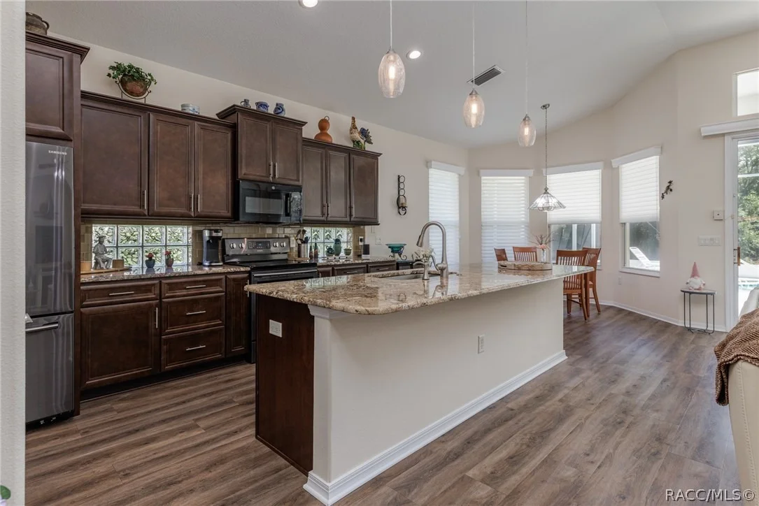 Photo of 639 W Doerr Path