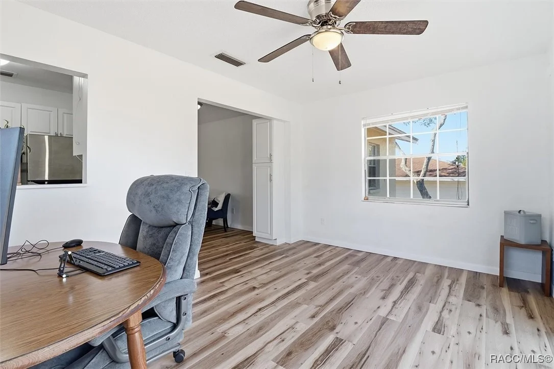 Photo of 5284 Springwood Road