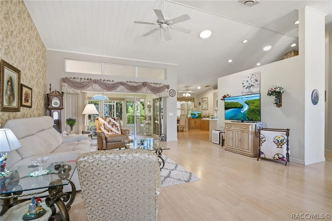 Photo of 25 N Aspen Point