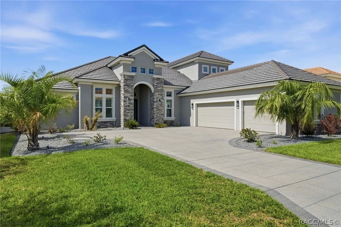 Photo of 2210 N Peakview Loop