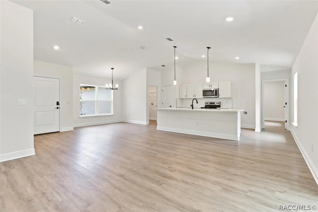 Photo of 876 N Currier Point