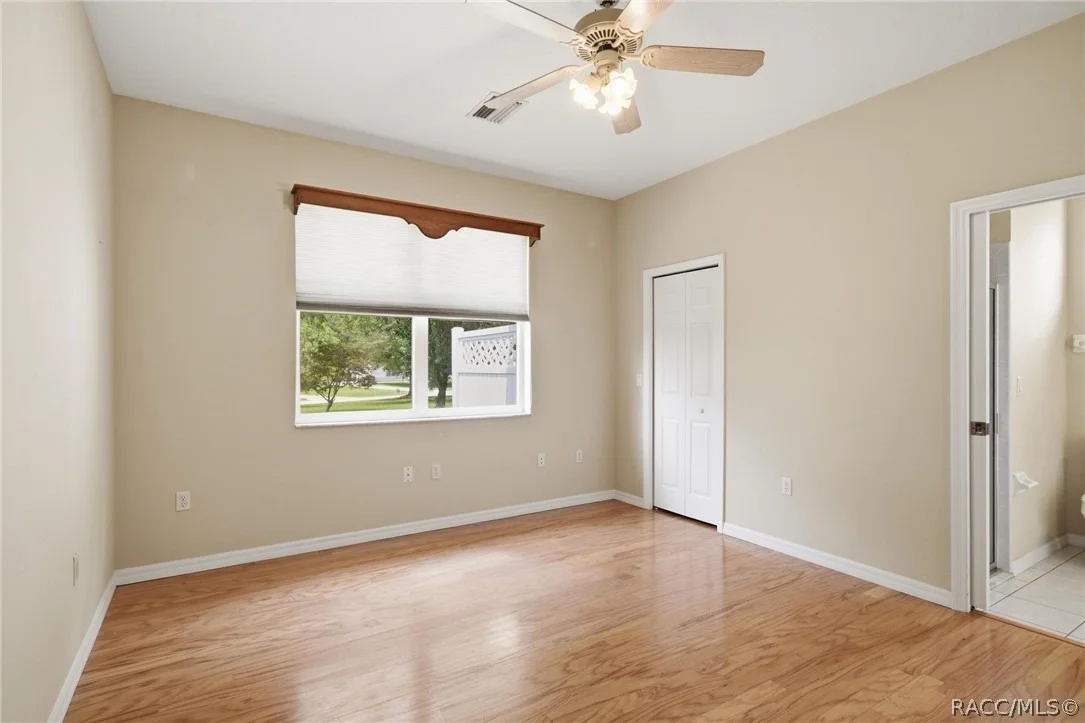 Photo of 926 E Triple Crown Loop