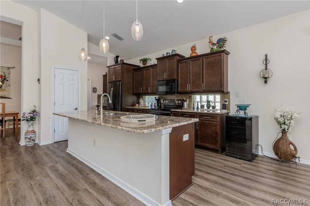 Photo of 639 W Doerr Path