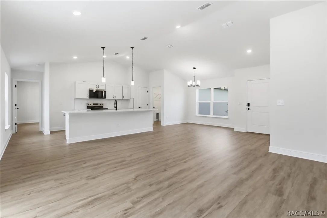 Photo of 2389 W Pinegrove Drive