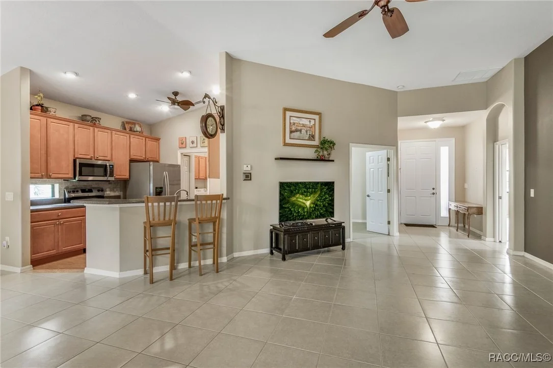 Photo of 1052 W DIAMOND SHORE Loop