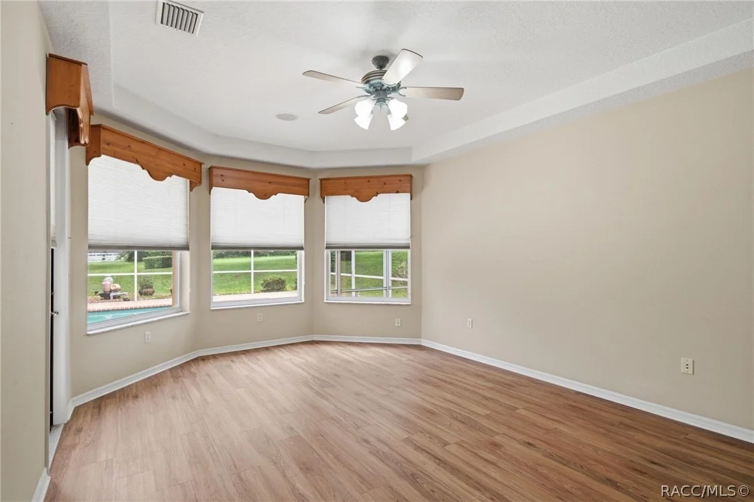 Photo of 926 E Triple Crown Loop