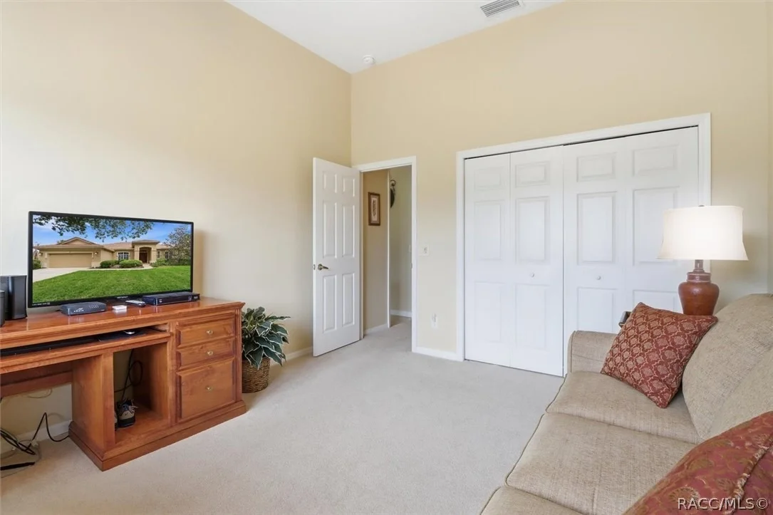 Photo of 1239 W Beagle Run Loop