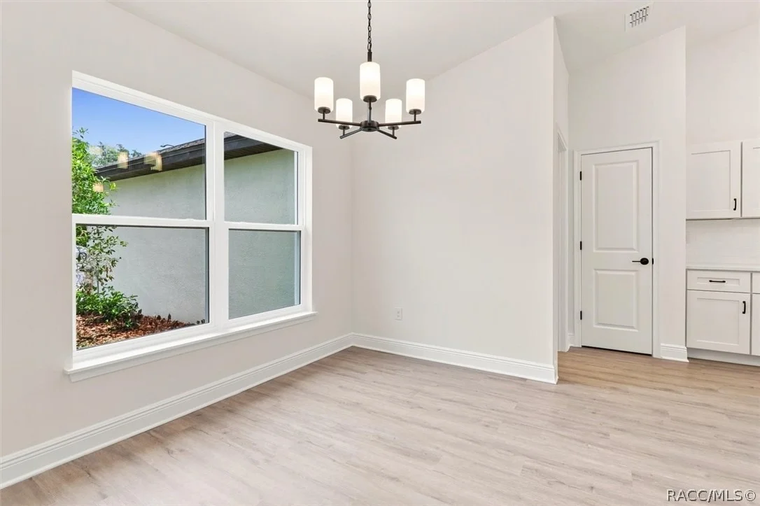 Photo of 876 N Currier Point
