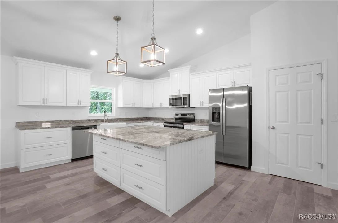 Photo of 530 N Highview Avenue