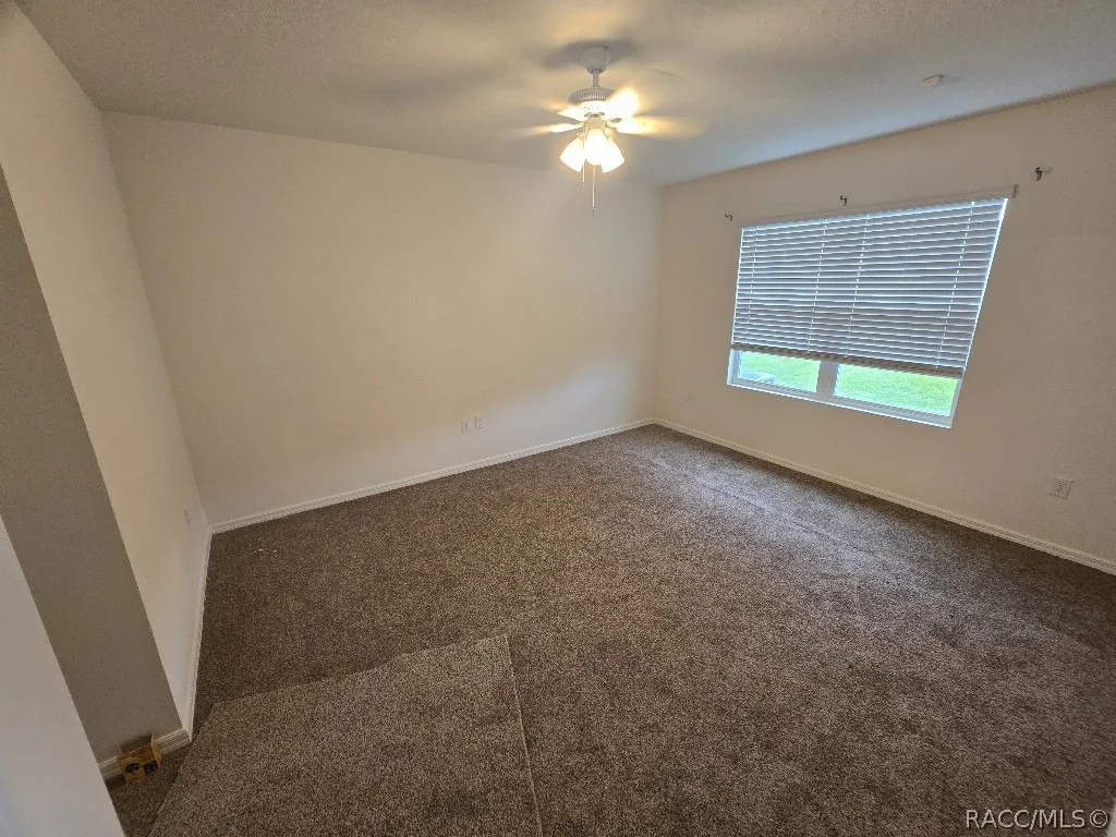 Photo of 559 W Runyon Loop