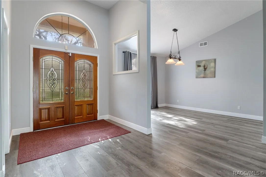 Photo of 270 N Grandview Avenue