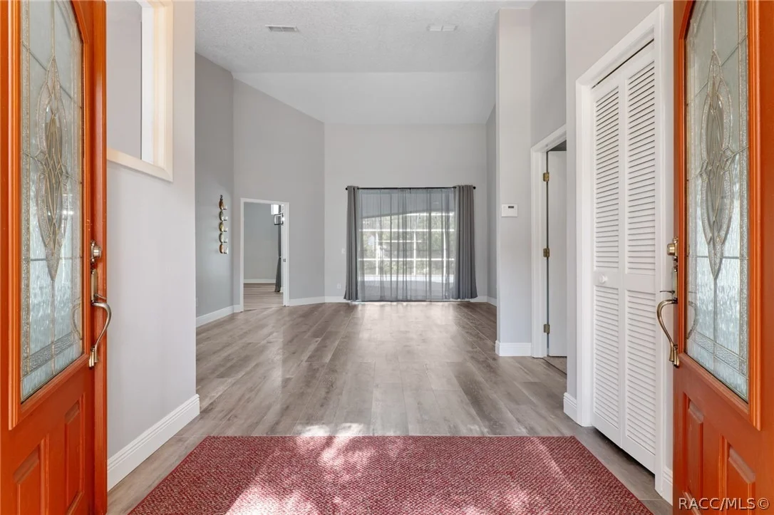Photo of 270 N Grandview Avenue