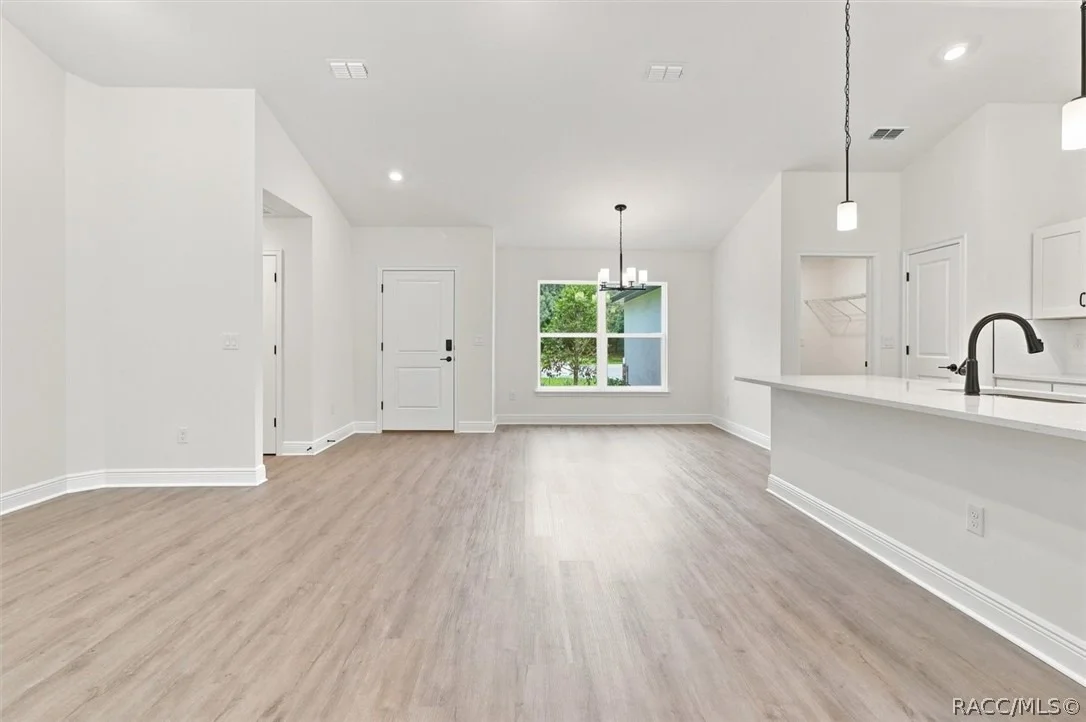 Photo of 876 N Currier Point