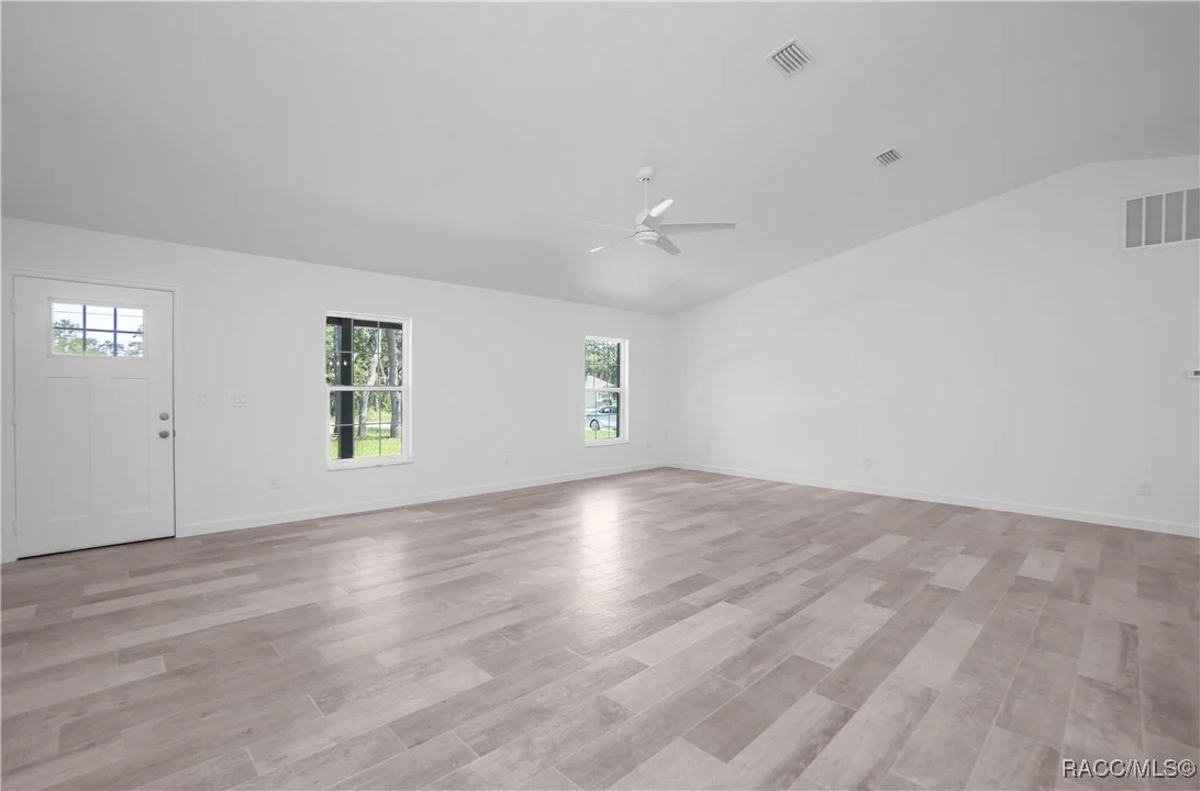 Photo of 530 N Highview Avenue