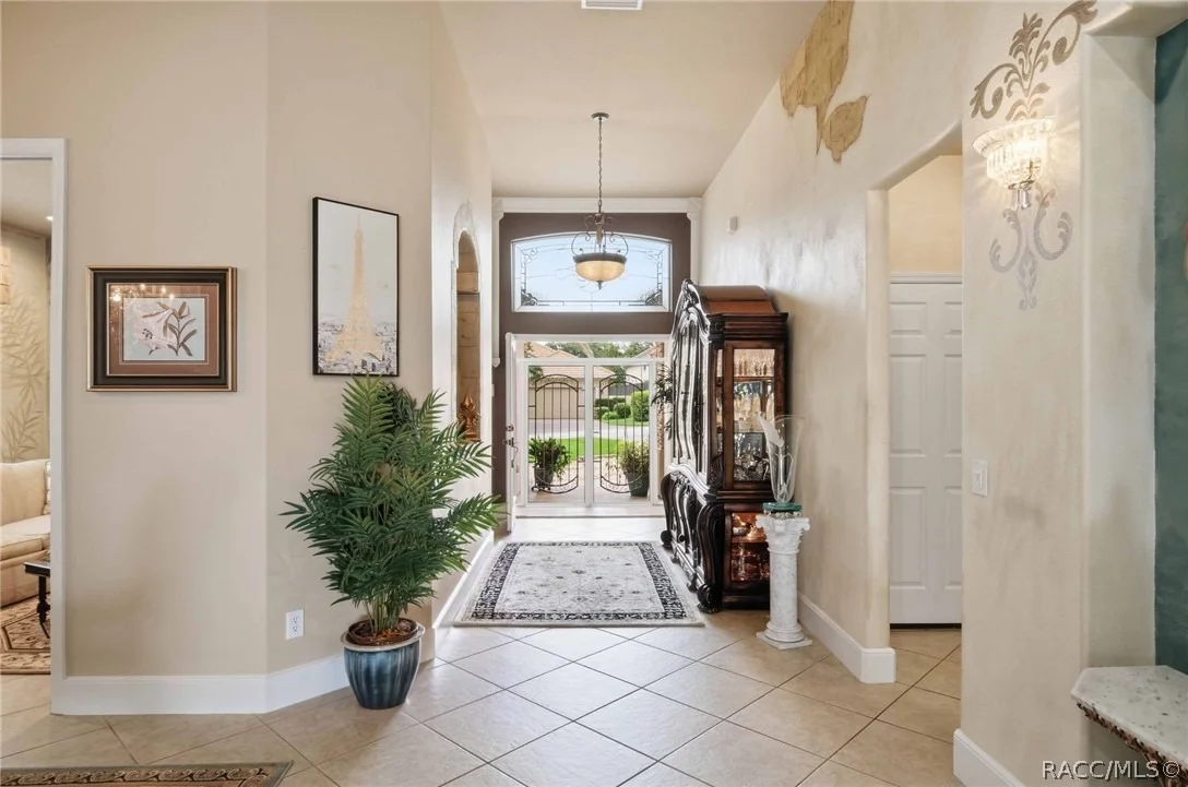 Photo of 1426 W Crossview Way