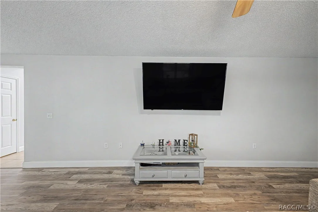 Photo of 1382 Larkin Road