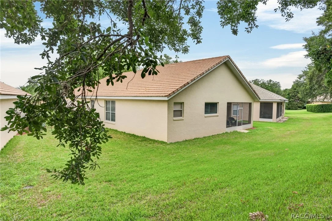 Photo of 842 W Silver Meadow Loop