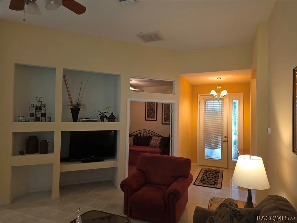 Photo of 836 W Silver Meadow Loop