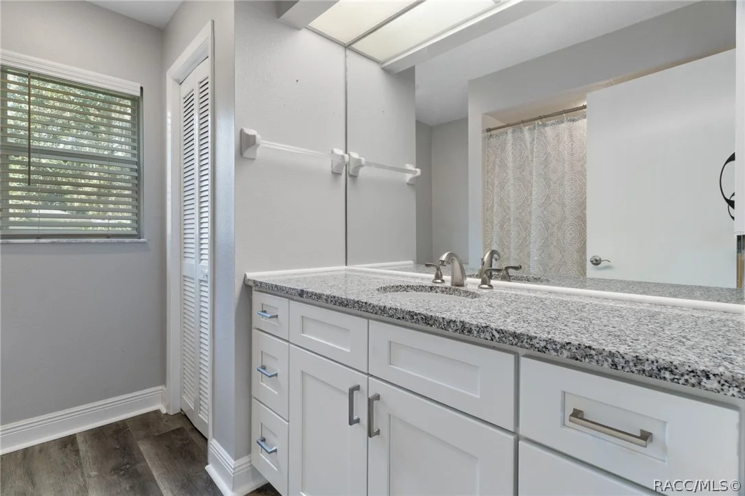Photo of 270 N Grandview Avenue