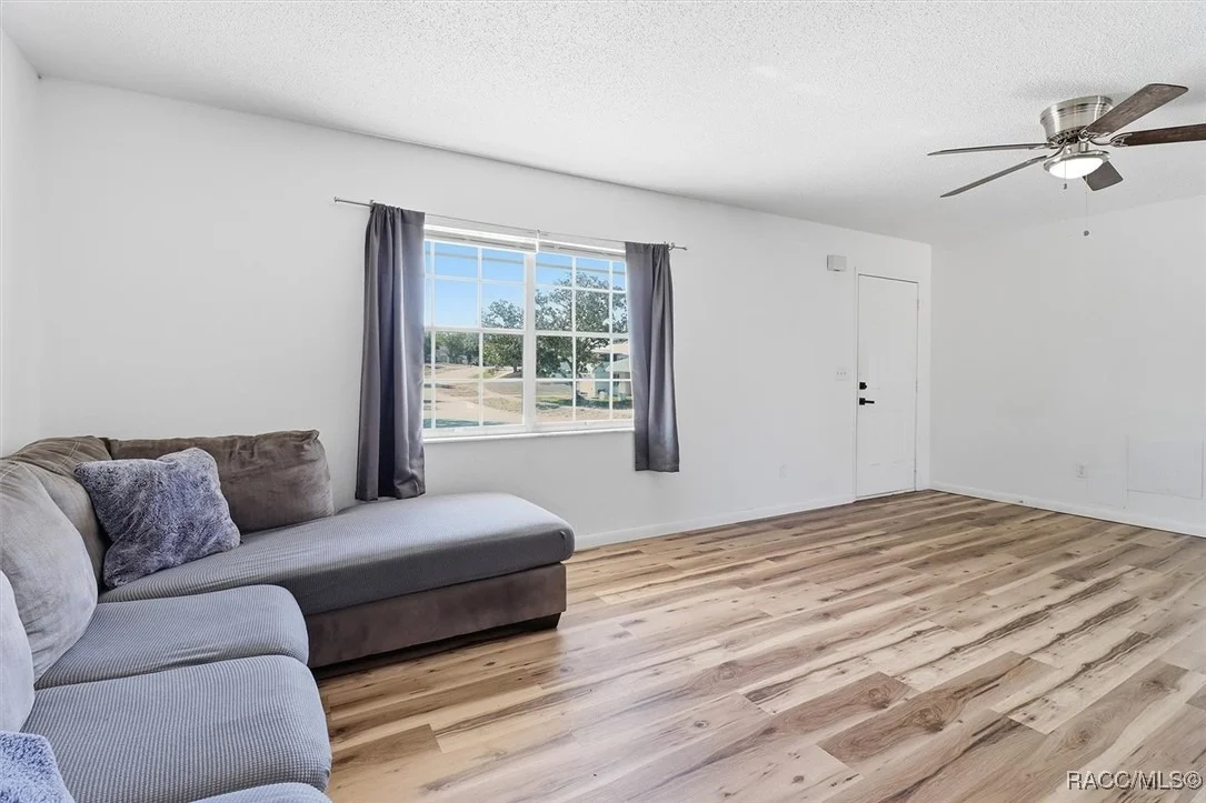 Photo of 5284 Springwood Road