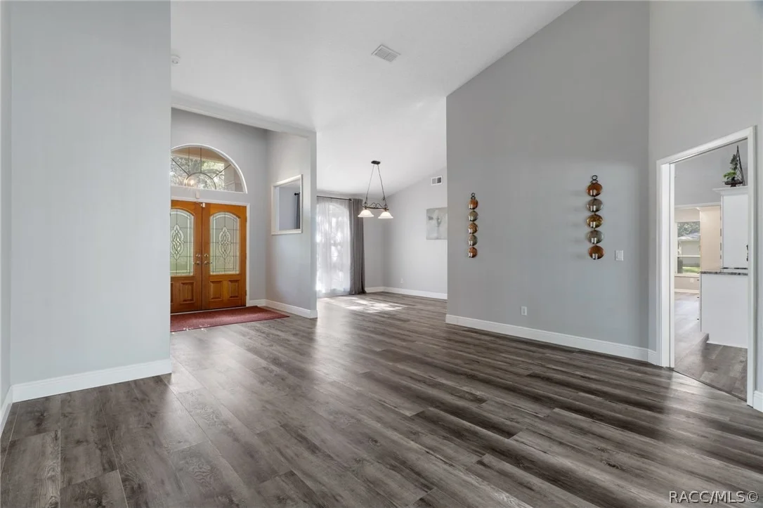 Photo of 270 N Grandview Avenue