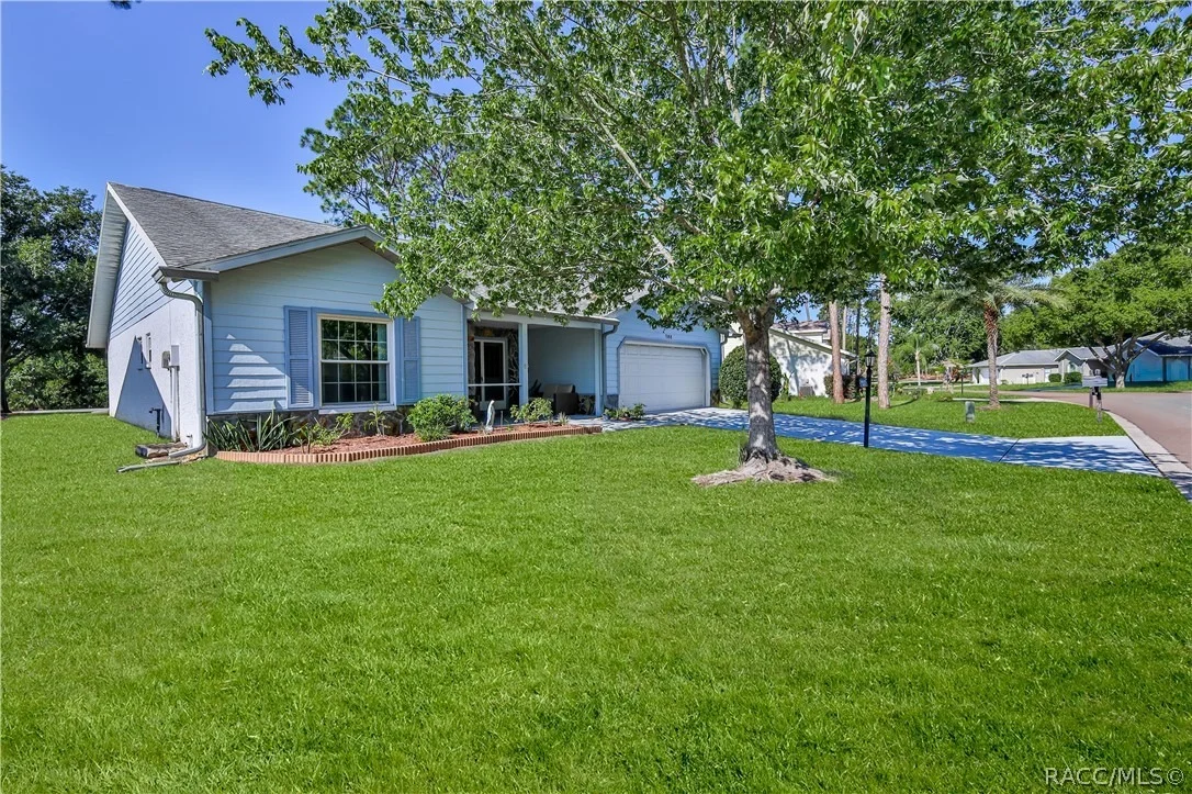 Photo of 7088 Crown Oaks Drive