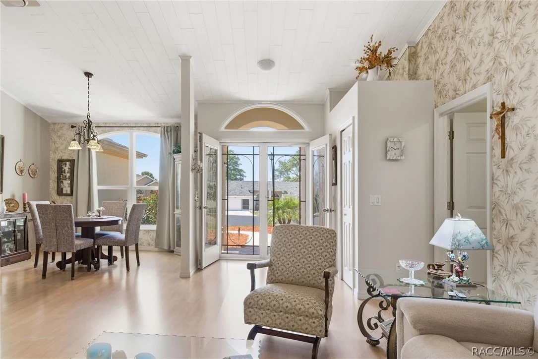 Photo of 25 N Aspen Point