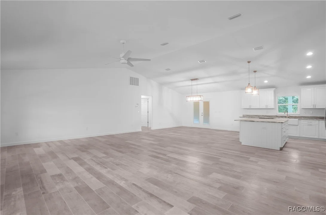 Photo of 530 N Highview Avenue