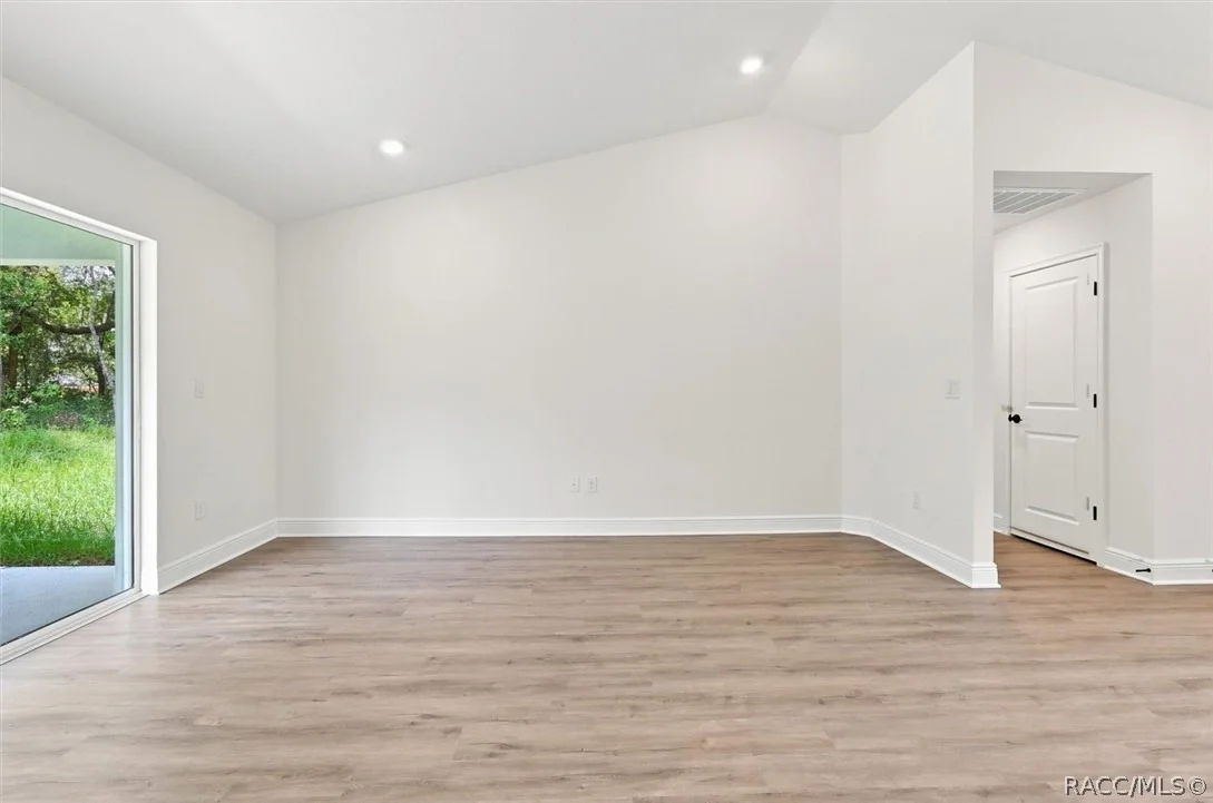 Photo of 876 N Currier Point